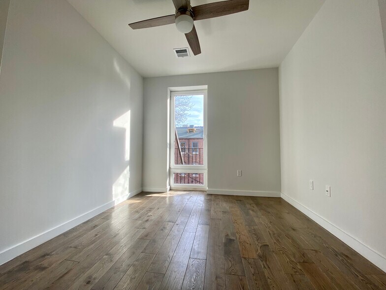 Building Photo - 7 Wigglesworth St