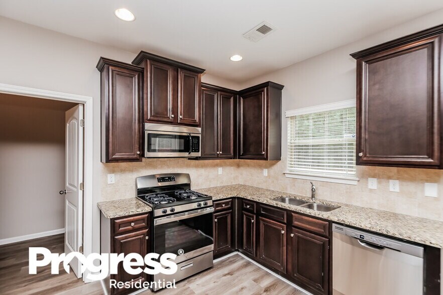 Building Photo - 7622 Absinth Dr