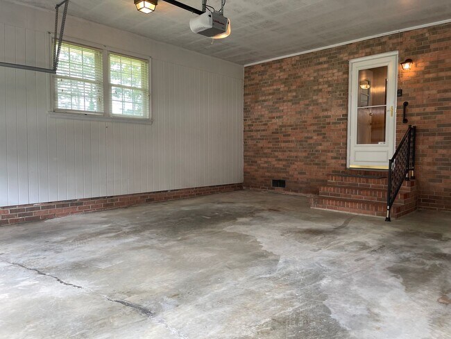 Building Photo - Darling on Deborah