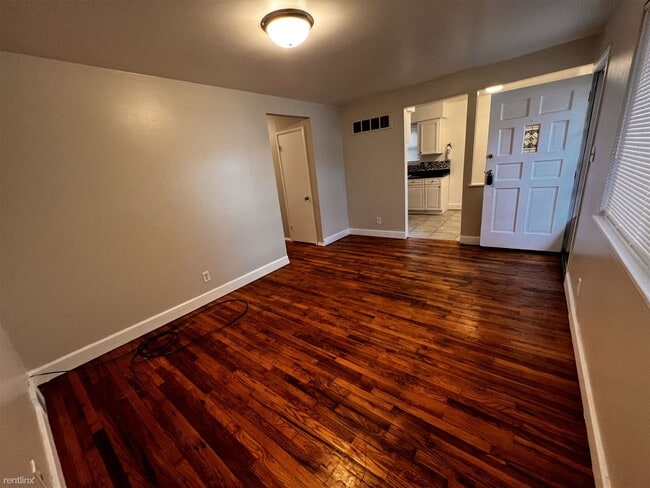 Building Photo - 3 br, 1 bath House - 4244 Joliet Ave