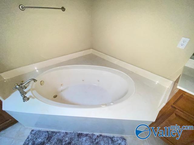 Building Photo - 275 Old Overton Dr