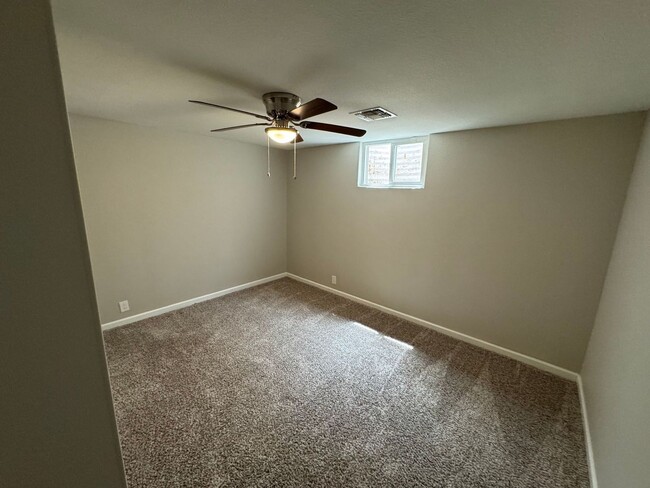 Building Photo - 1040 S Grand