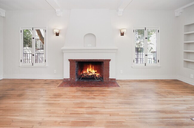 Building Photo - 1215 S Crescent Heights Blvd