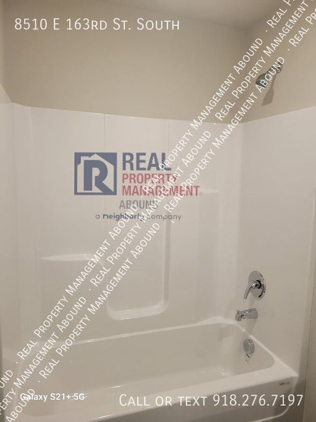 Building Photo - 8510 E 163rd St S