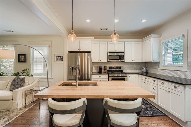 Building Photo - 78 Whitefoord Ave SE