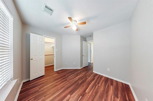 Building Photo - 107 N Camellia Grove Cir