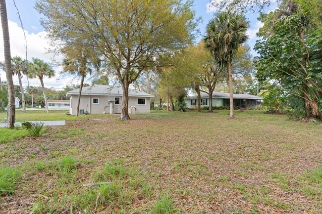 Building Photo - 6476 48th Ave