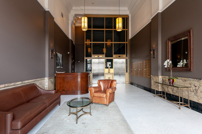 Building Photo - 257 S Spring St