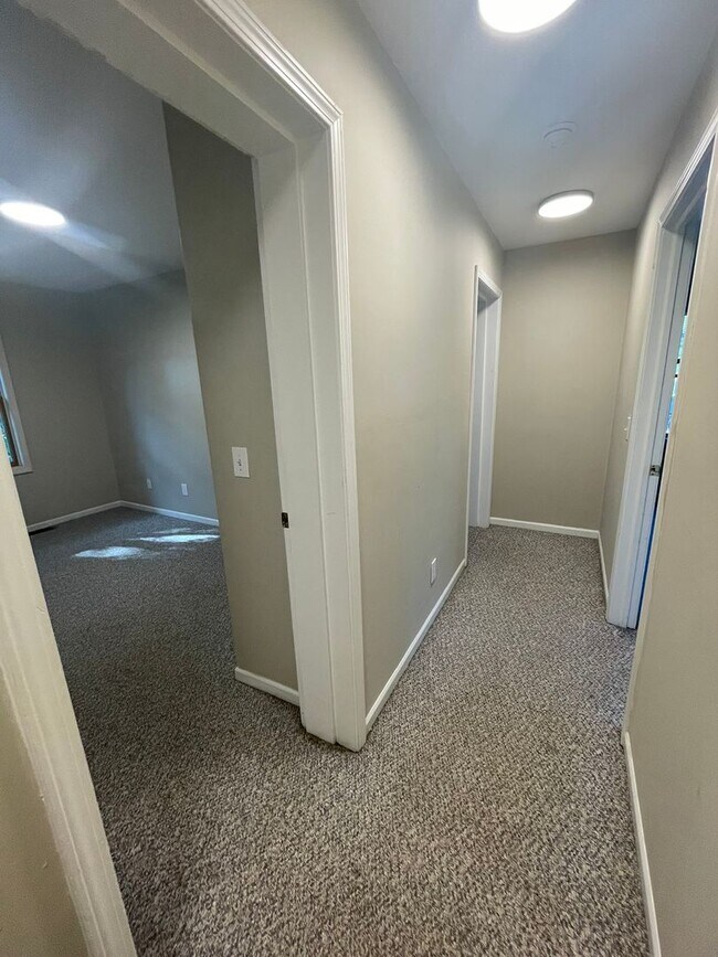 Building Photo - 230/232 Brookridge Ct.