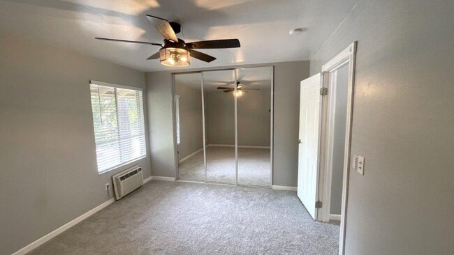 Building Photo - Walnut Creek! 1 bedroom 1 bathroom, Walk t...