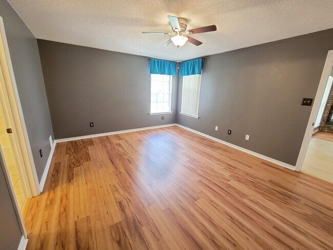 Building Photo - 2256 Orion Lake Dr