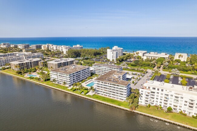 Building Photo - 2784 S Ocean Blvd