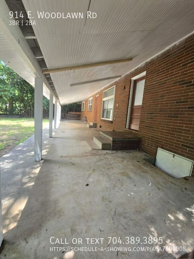 Building Photo - 914 E Woodlawn Rd