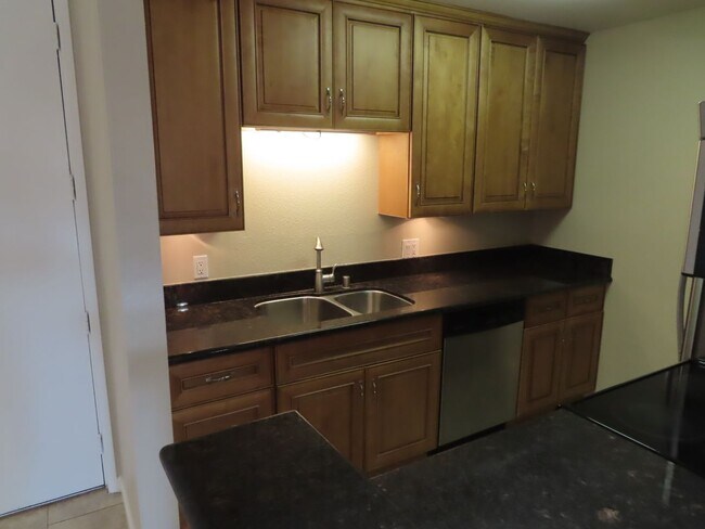 Building Photo - Updated Two Bedroom Condo in Fashion Valley / Mission Valley