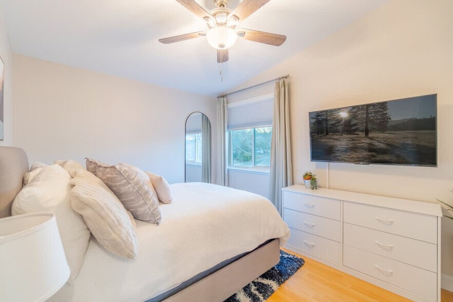 Building Photo - 6511 Enchanted Valley Dr