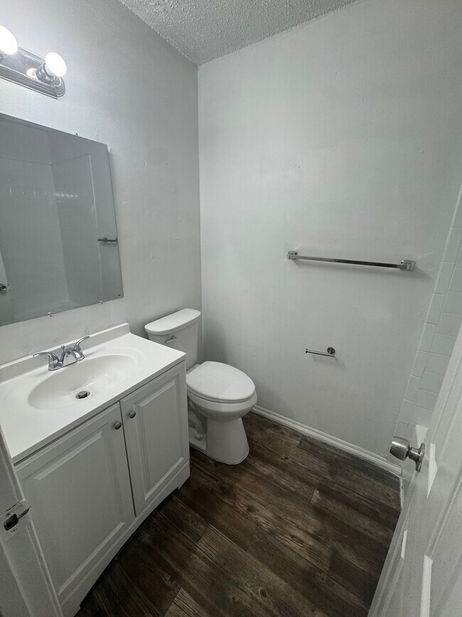 Building Photo - 8560 Channelview Cir