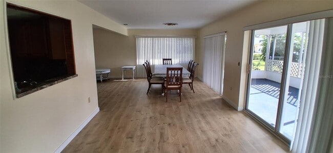 Building Photo - 441 Rubens Dr