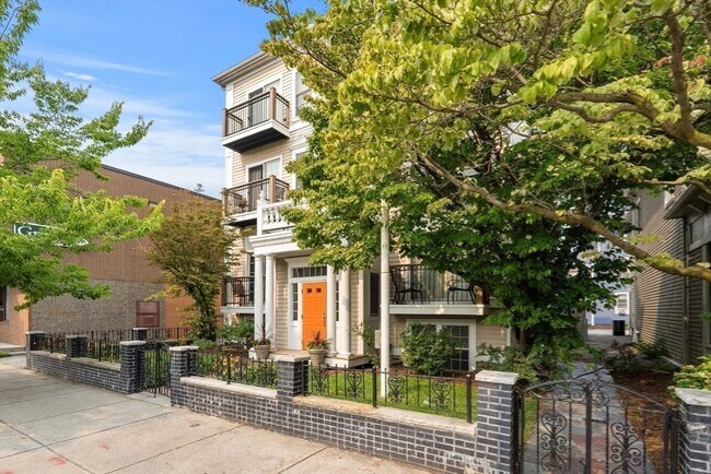 Building Photo - 2277 Massachusetts Ave