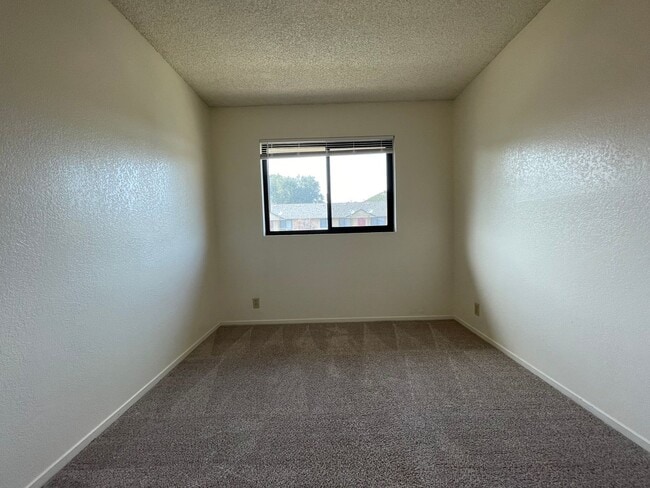 Building Photo - 9339-33 Musselman Dr.