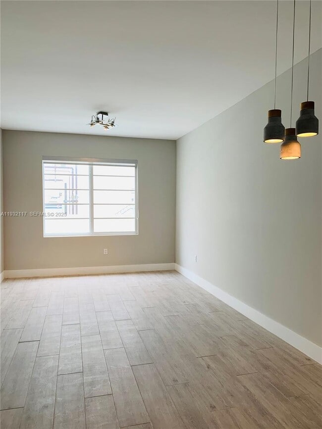 Building Photo - 1100 10th St