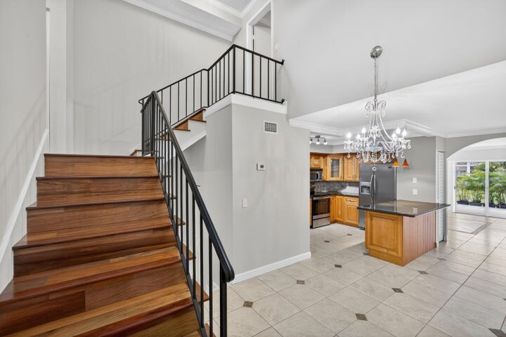 Building Photo - 382 Golfview Rd