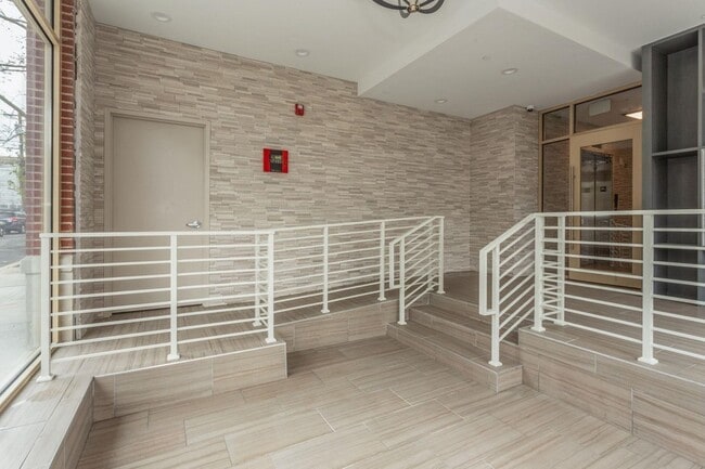 Building Photo - 3 Perrine Ave