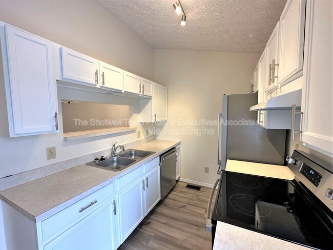 Building Photo - 819 Calypso Way