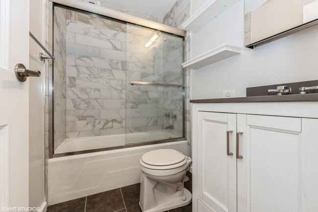 Building Photo - 3550 N Lake Shore Dr