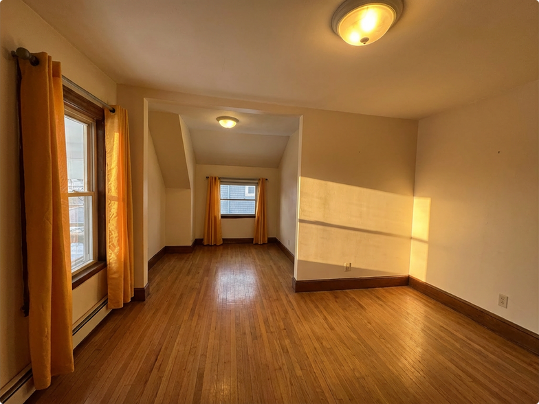 Bedroom 1 - 16 Boston Ave