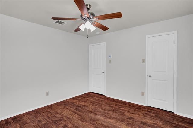 Building Photo - 2138 Meadow View Dr