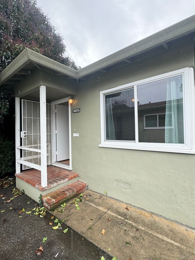 Primary Photo - 1387 russell way