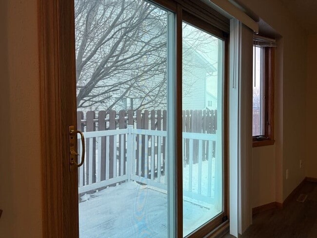 Building Photo - 2736-33 1/2 33 1/2 Ave S