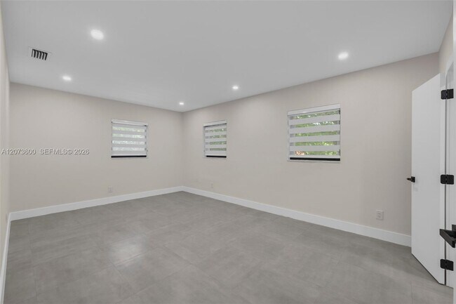 Building Photo - 345 Sarto Ave