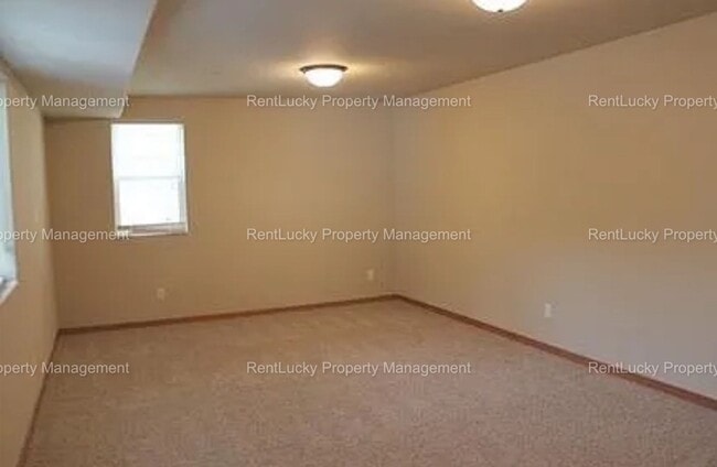 Building Photo - Beautifully Updated 3-Bedroom Home in Lynnwood – Convenient & Move-In Ready!