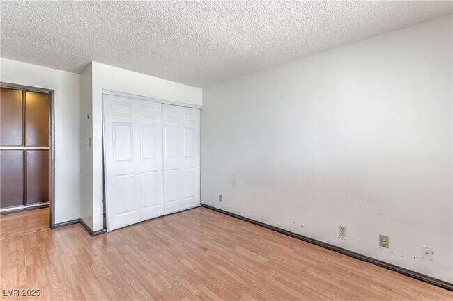 Building Photo - 5404 S Swenson St