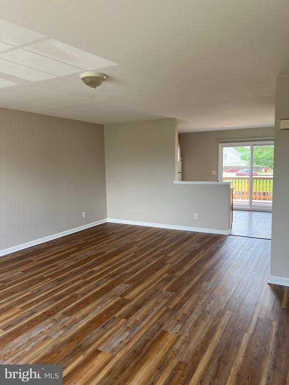 Building Photo - 868 Aztec Dr