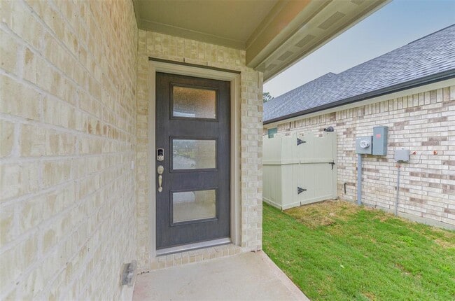 Building Photo - 17590 Rosette Grass Dr