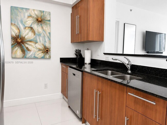 Building Photo - 325 S Biscayne Blvd