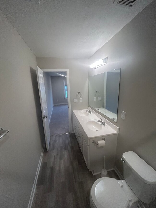 Building Photo - Must See New Construction In Mount Washing...