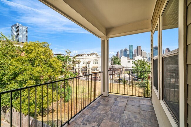 Building Photo - 1607 W Dallas St