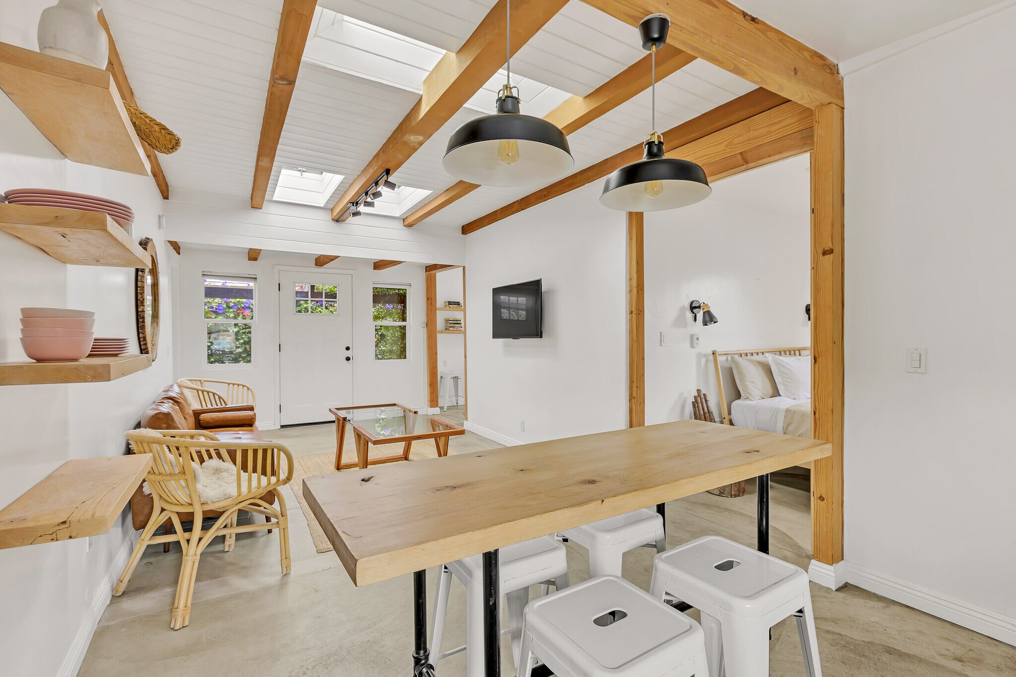 Building Photo - 718 Vernon Ave