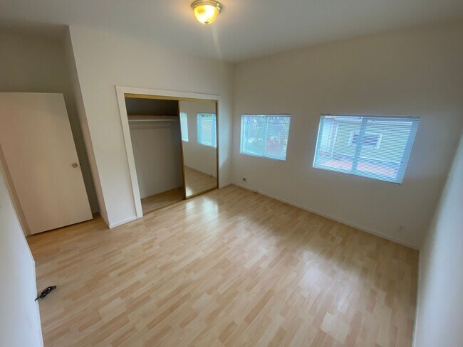 Building Photo - Charming Oakland Home in Desirable Neighborhood