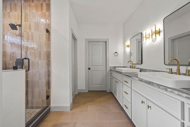 Building Photo - 1509 Padova Ave