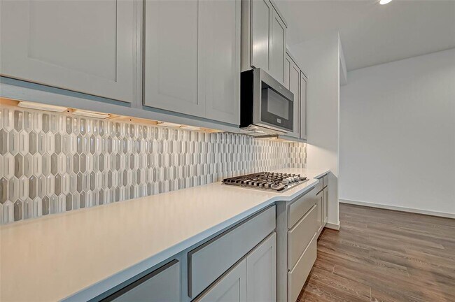 Building Photo - 28451 Hazel Trl