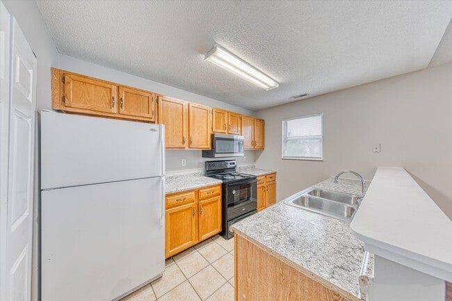 Building Photo - 2715 E 28th St