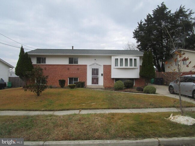 Building Photo - 1908 Fenwood Ave
