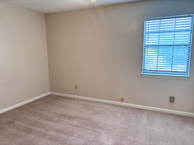 Building Photo - 345 Woodham Ct