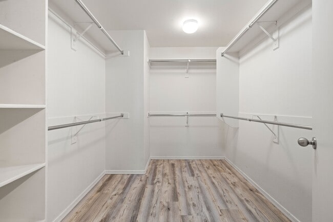 Building Photo - 6066 S Cedar Elm Ln