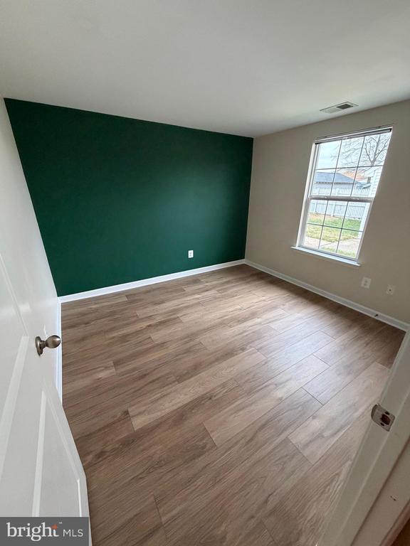 Building Photo - 2407 Saratoga Ave