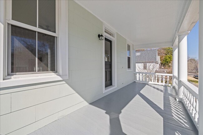 Building Photo - 258 Maryland Ave